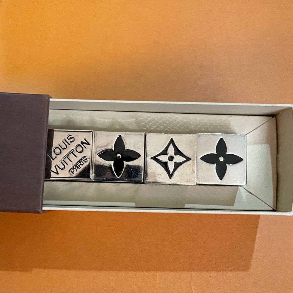 Louis Vuitton VIP dice set  In box EUC